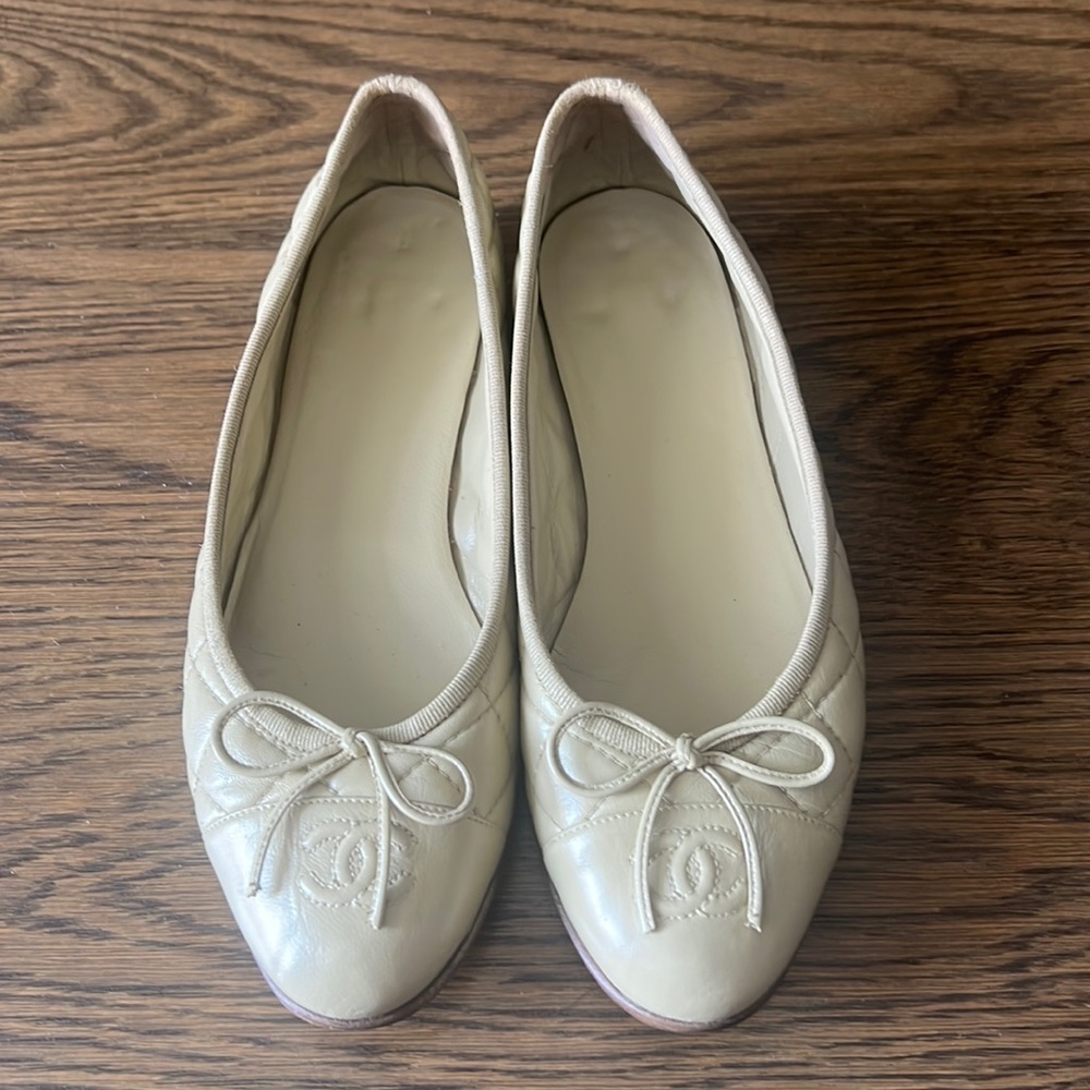 Chanel Leather Quilted Ballet Flats - Size 37.5 C